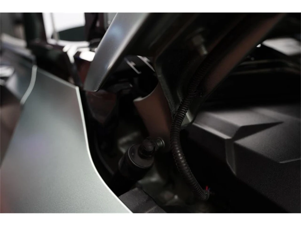 2024 GMC Hummer EV - Image 28 of 31