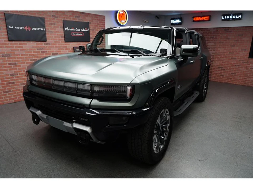 2024 GMC Hummer EV - Image 13 of 31