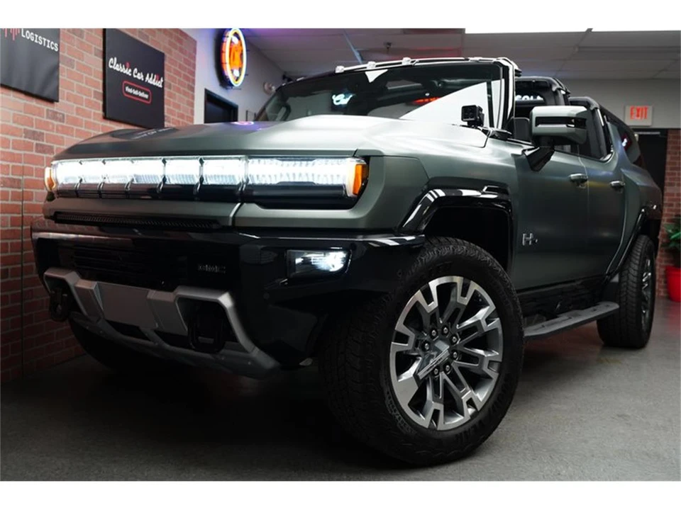 2024 GMC Hummer EV - Image 8 of 31