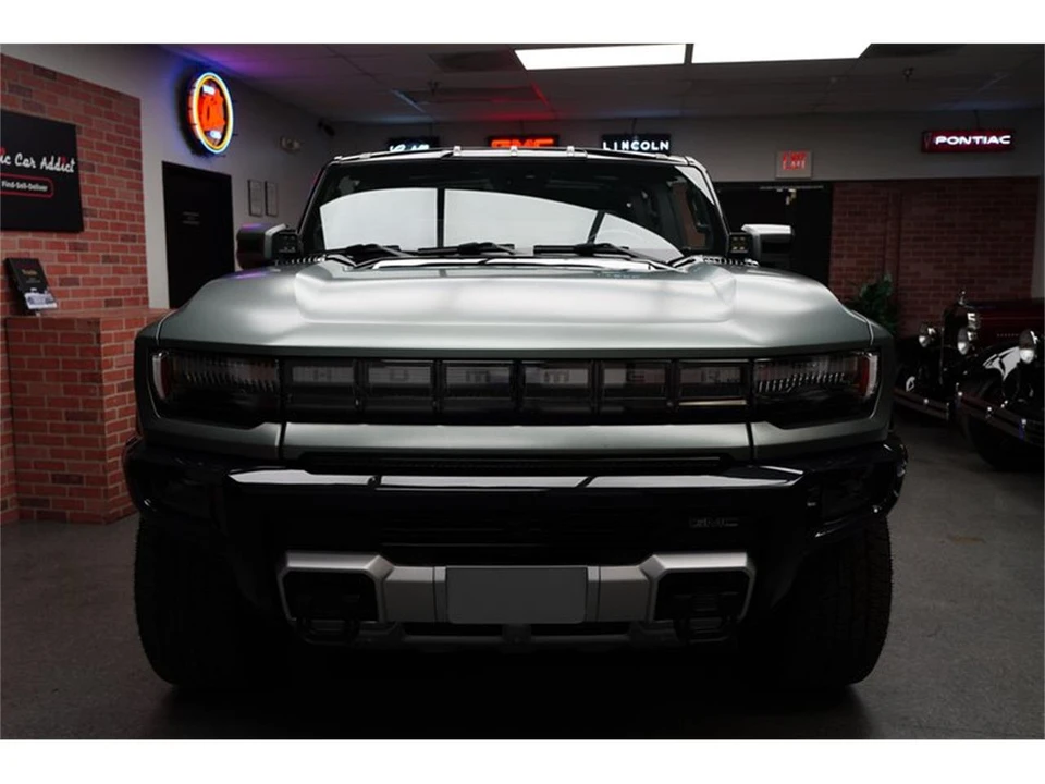 2024 GMC Hummer EV - Image 19 of 31