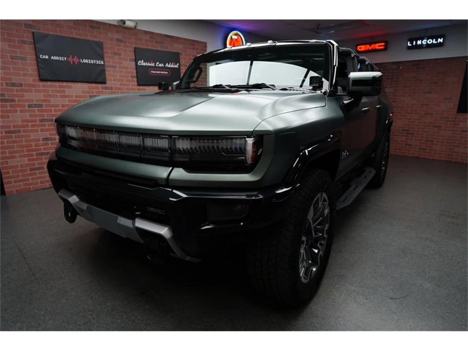 2024 GMC Hummer EV - Image 30 of 31