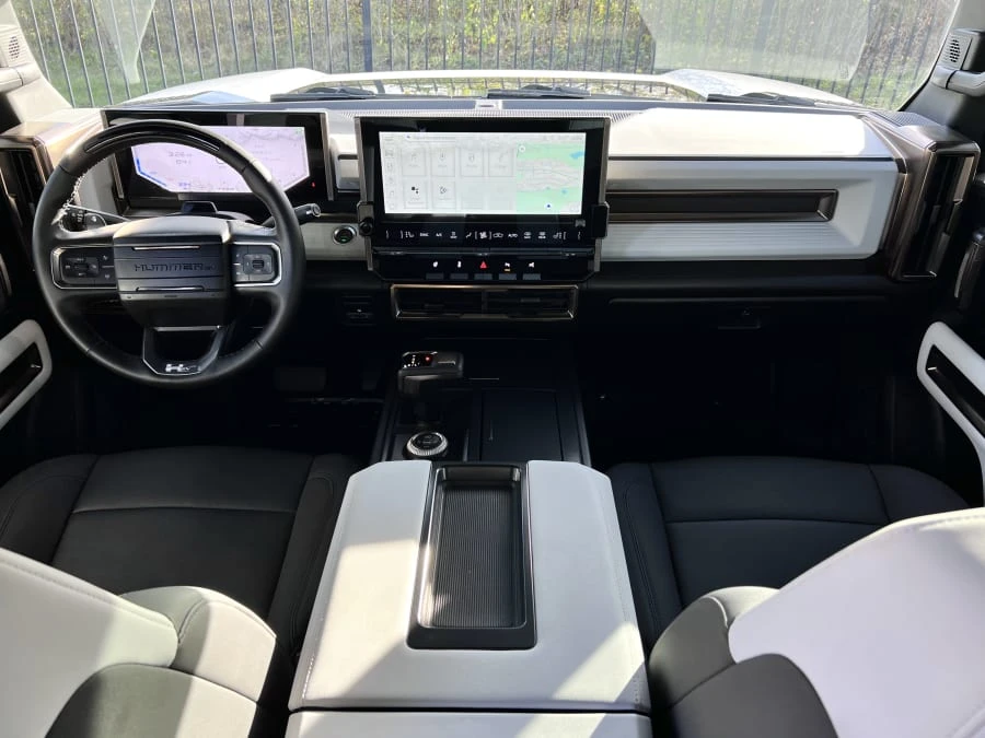 2024 GMC Hummer EV - Image 30 of 31