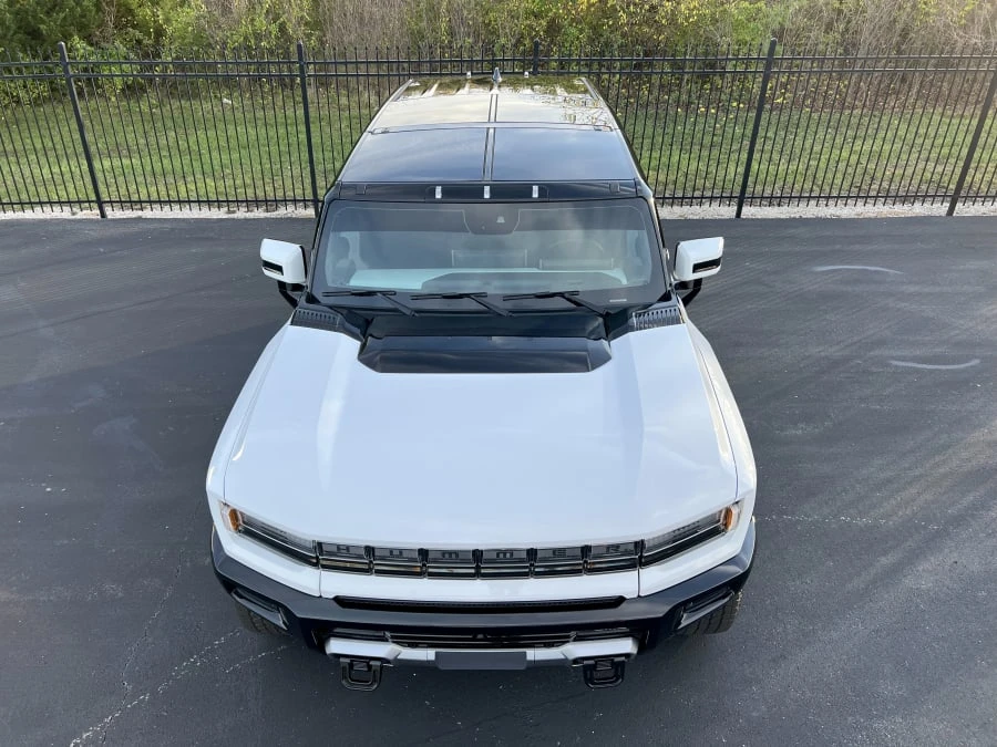 2024 GMC Hummer EV - Image 13 of 31