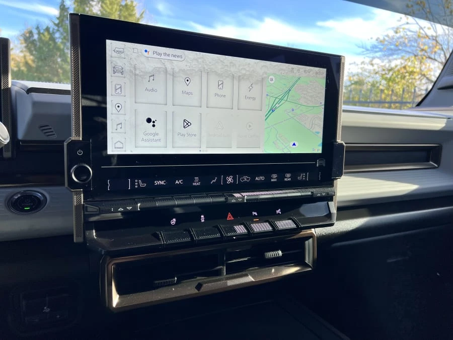 2024 GMC Hummer EV - Image 28 of 31