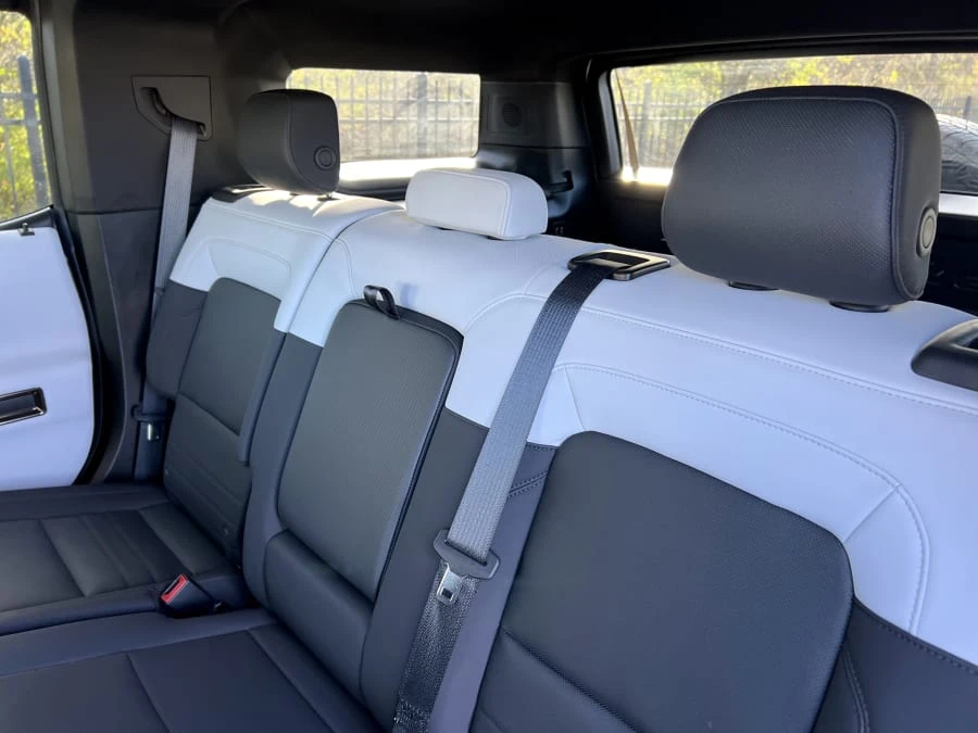 2024 GMC Hummer EV - Image 23 of 31
