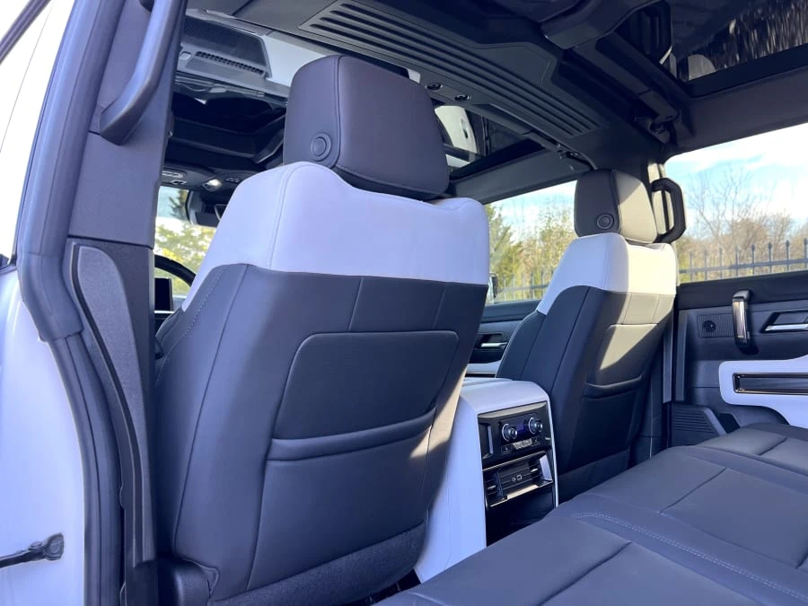 2024 GMC Hummer EV - Image 22 of 31