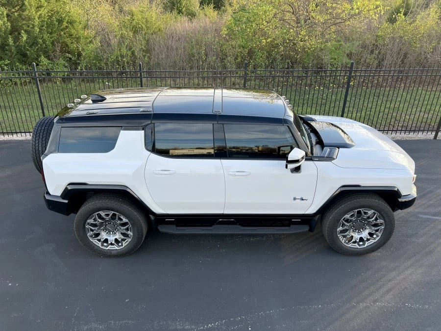 2024 GMC Hummer EV - Image 14 of 31