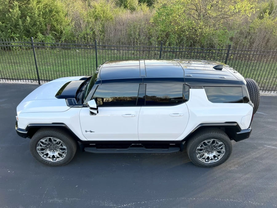 2024 GMC Hummer EV - Image 16 of 31