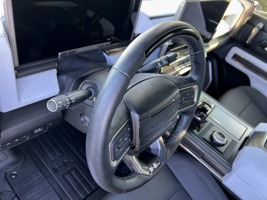 2024 GMC Hummer EV - Image 19 of 31