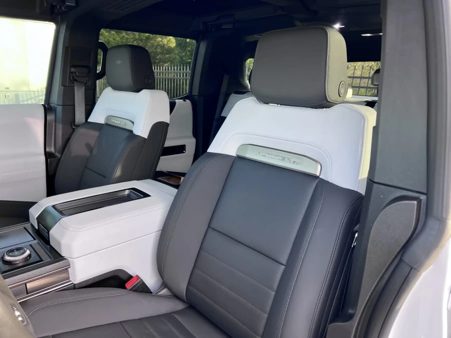 2024 GMC Hummer EV - Image 26 of 31