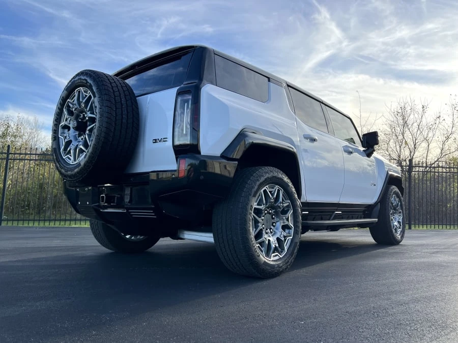2024 GMC Hummer EV - Image 3 of 31