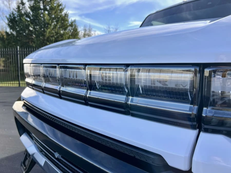 2024 GMC Hummer EV - Image 18 of 31