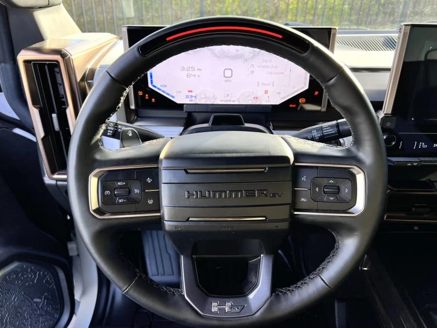 2024 GMC Hummer EV - Image 29 of 31