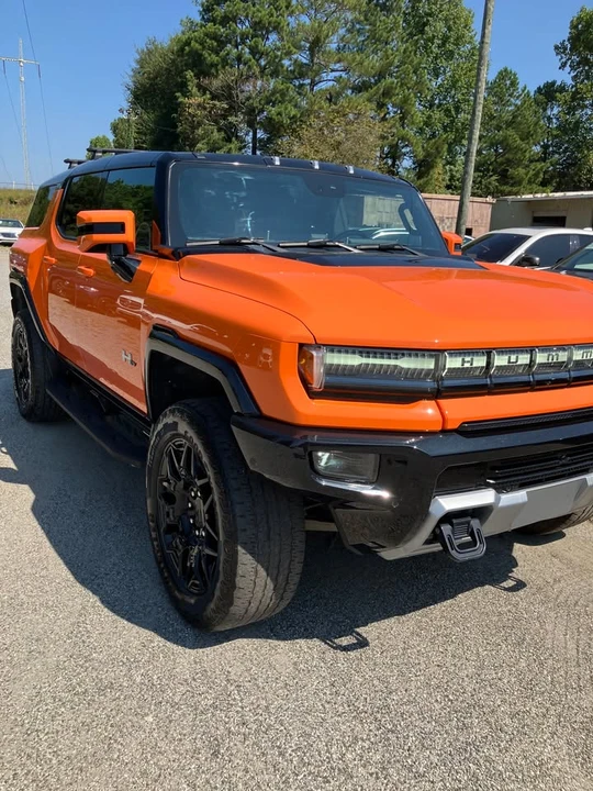 2024 GMC Hummer EV - Image 9 of 16