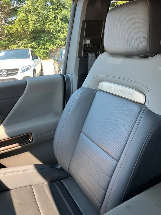 2024 GMC Hummer EV - Image 13 of 16