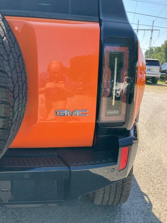 2024 GMC Hummer EV - Image 5 of 16