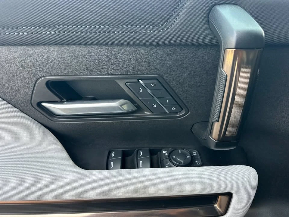 2024 GMC Hummer EV - Image 11 of 19
