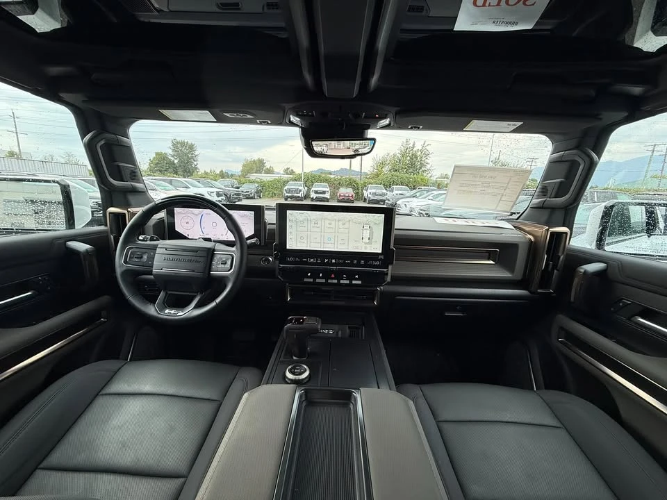 2024 GMC Hummer EV - Image 8 of 11