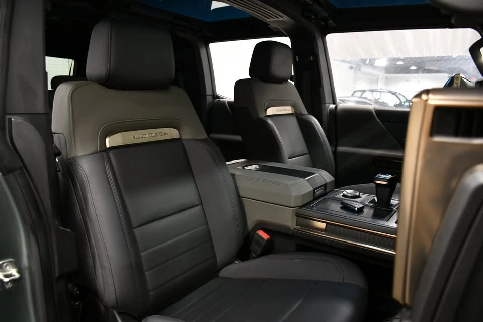 2024 GMC Hummer EV - Image 19 of 20