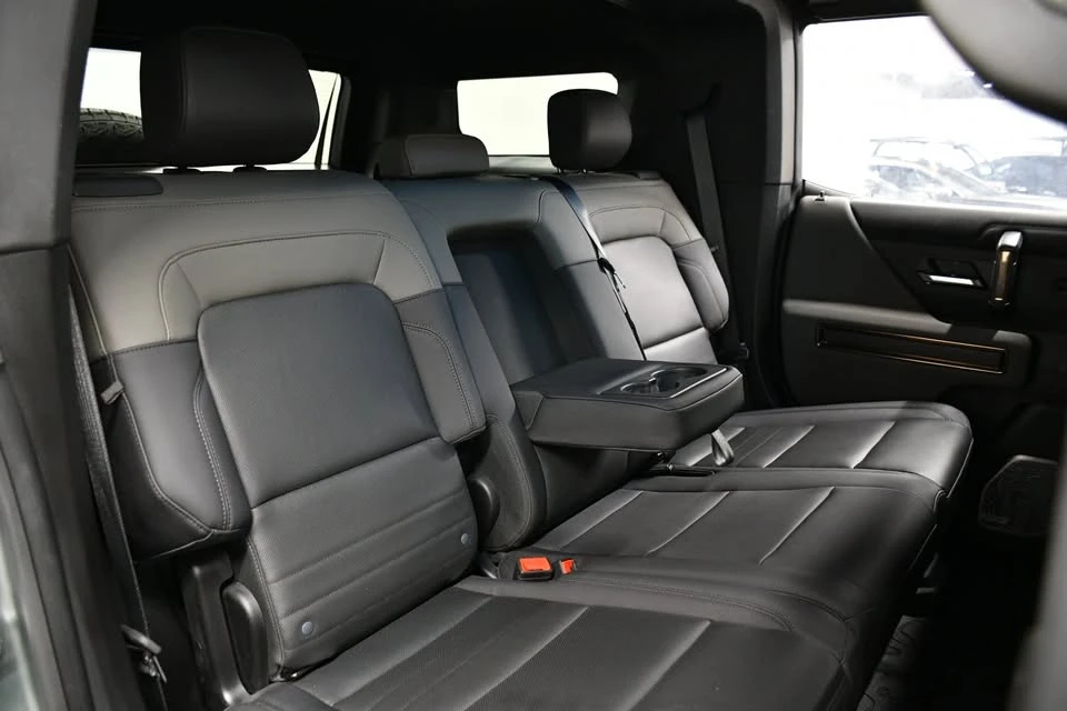 2024 GMC Hummer EV - Image 16 of 20