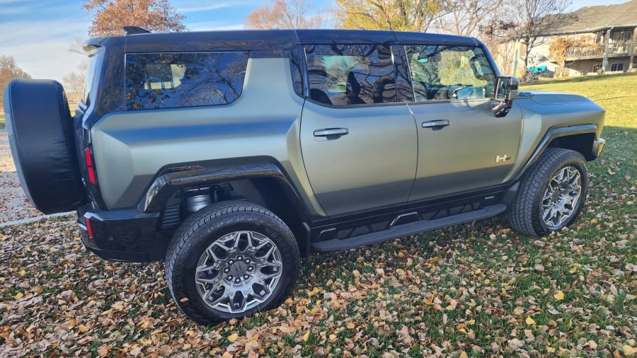 2024 GMC Hummer EV - Image 2 of 7