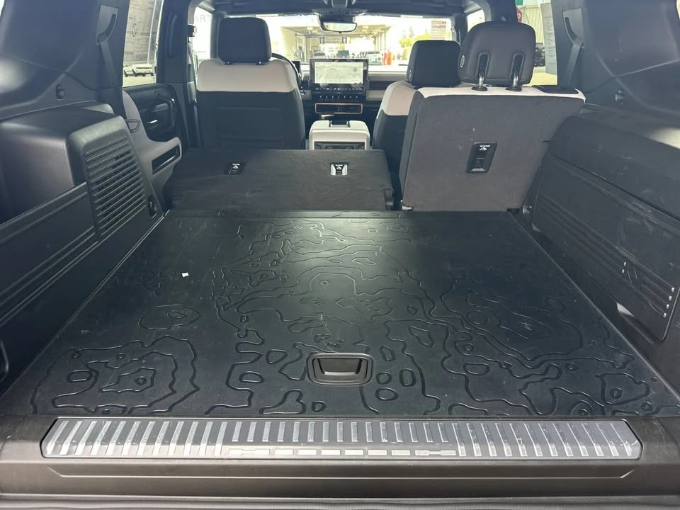 2024 GMC Hummer EV - Image 15 of 19