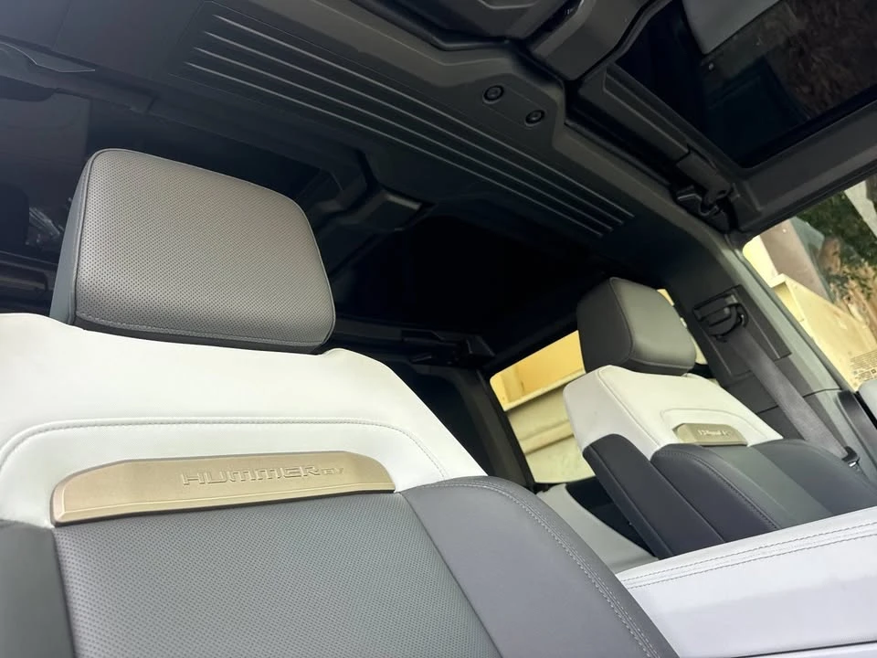 2024 GMC Hummer EV - Image 17 of 19