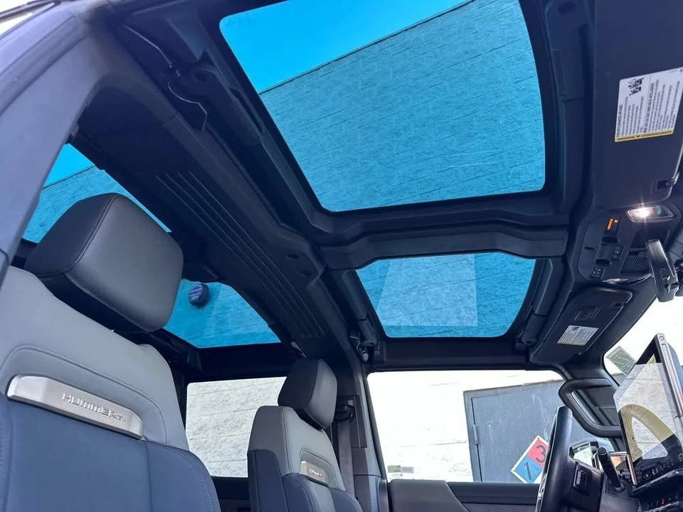 2024 GMC Hummer EV - Image 17 of 19