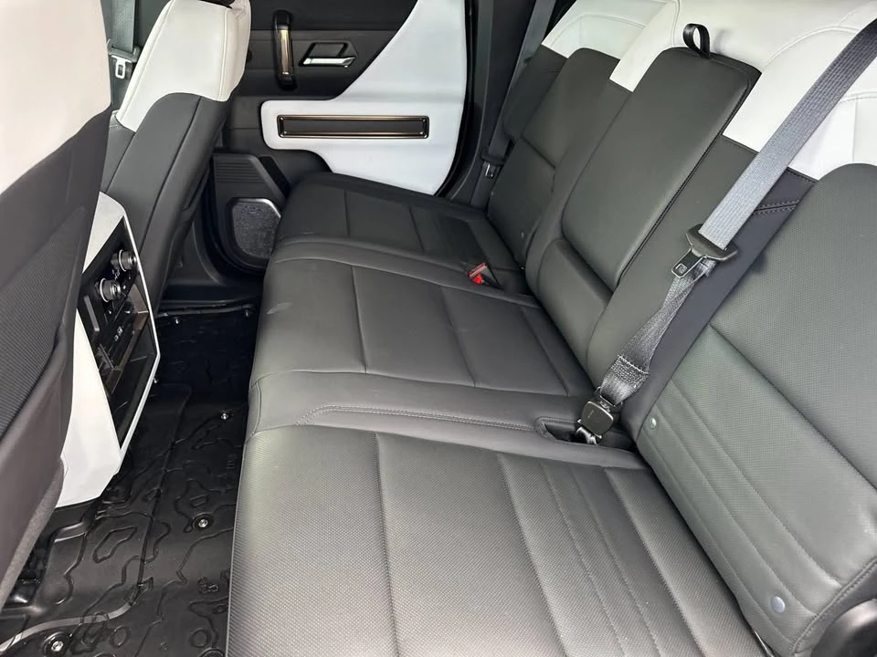 2024 GMC Hummer EV - Image 12 of 19