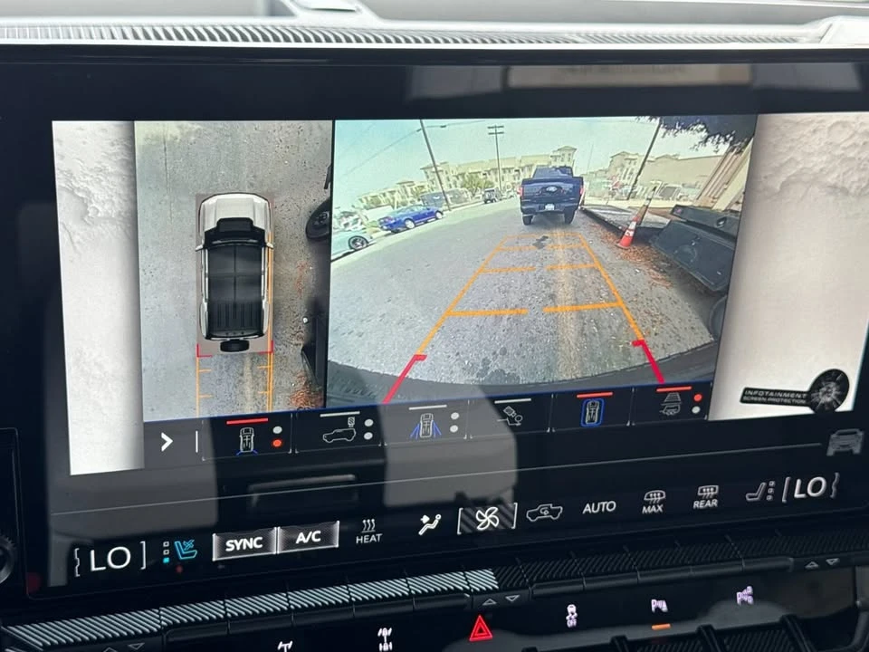 2024 GMC Hummer EV - Image 19 of 19