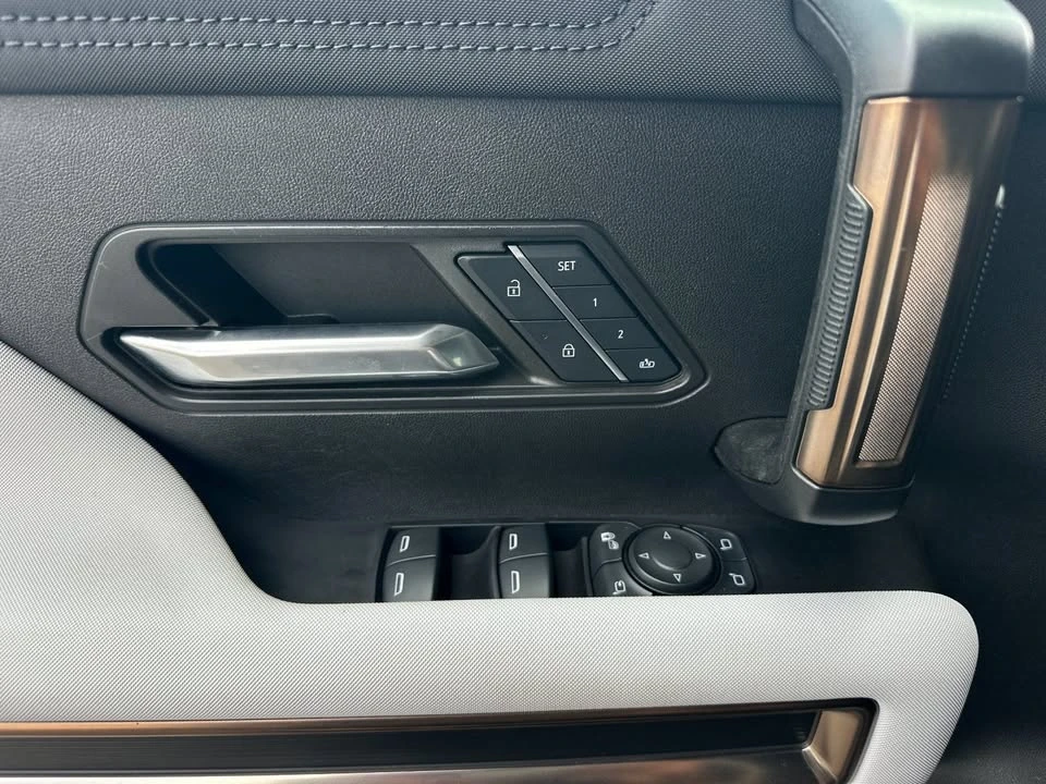 2024 GMC Hummer EV - Image 11 of 19