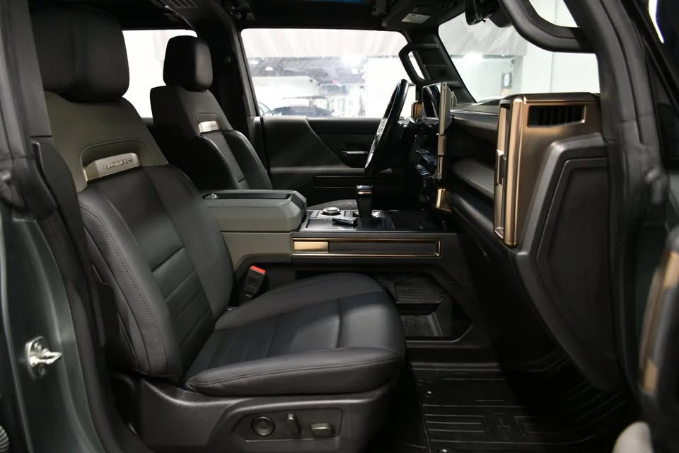 2024 GMC Hummer EV - Image 18 of 20