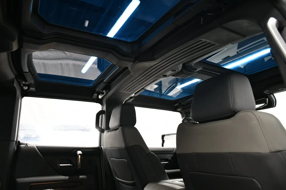 2024 GMC Hummer EV - Image 17 of 20
