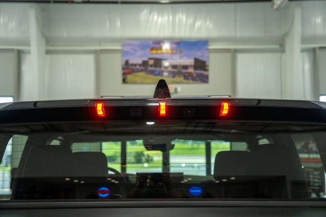 2024 GMC Hummer EV - Image 24 of 31