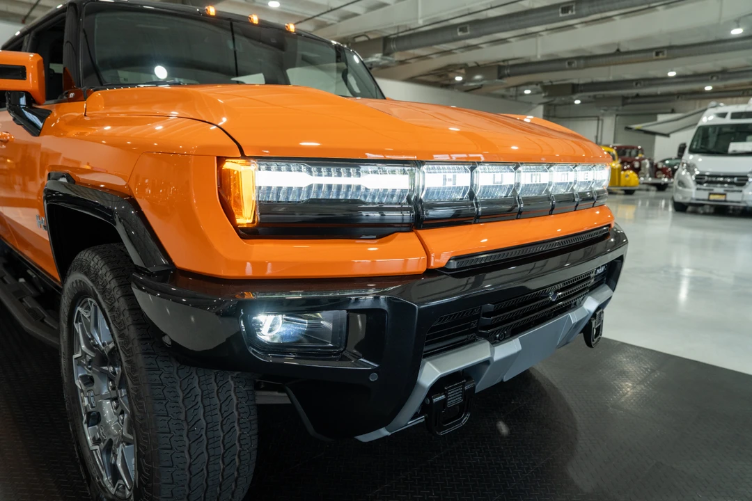 2024 GMC Hummer EV - Image 18 of 31