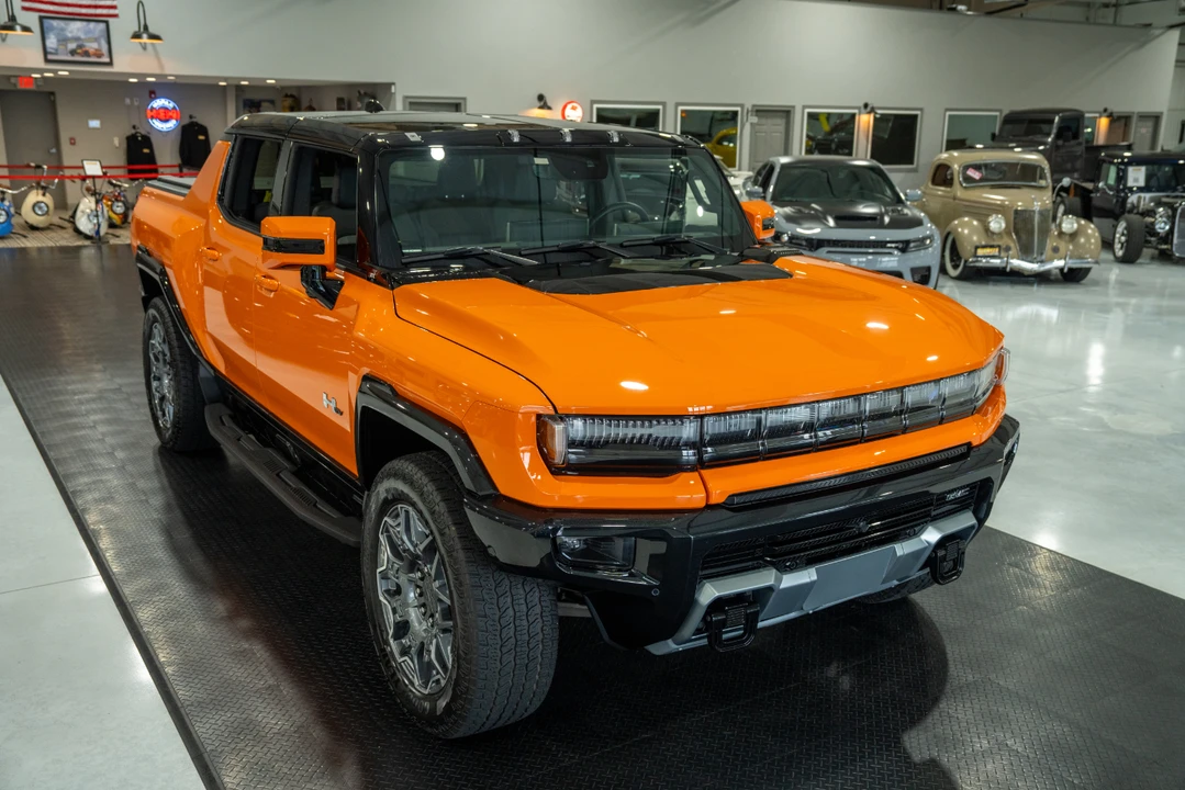 2024 GMC Hummer EV - Image 4 of 31