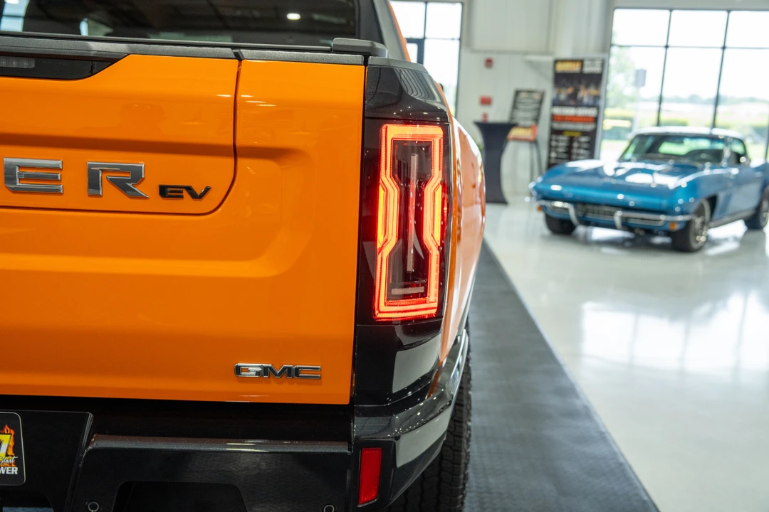 2024 GMC Hummer EV - Image 26 of 31