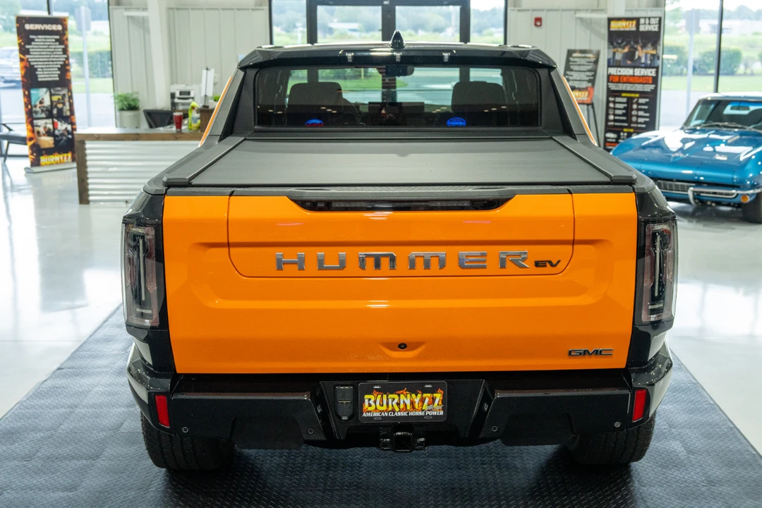2024 GMC Hummer EV - Image 13 of 31