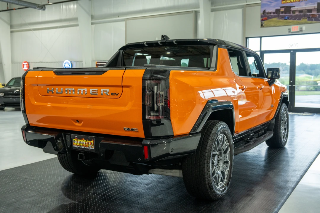 2024 GMC Hummer EV - Image 14 of 31