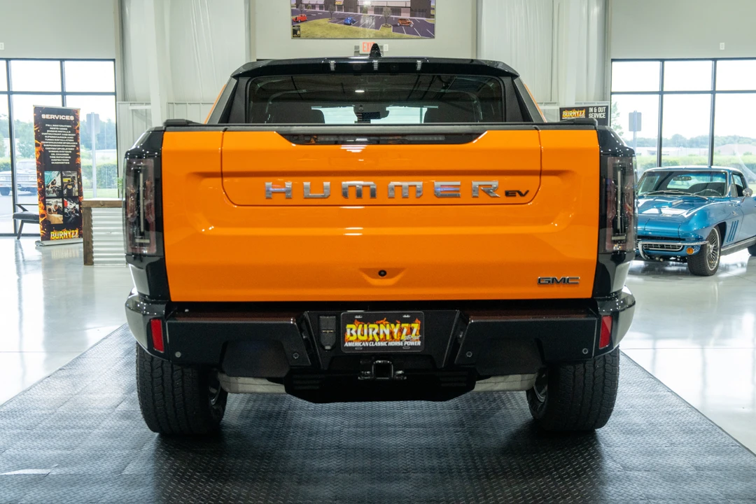 2024 GMC Hummer EV - Image 12 of 31
