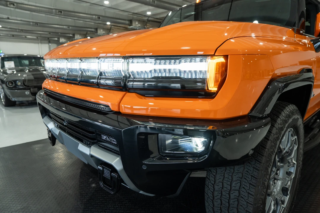 2024 GMC Hummer EV - Image 19 of 31