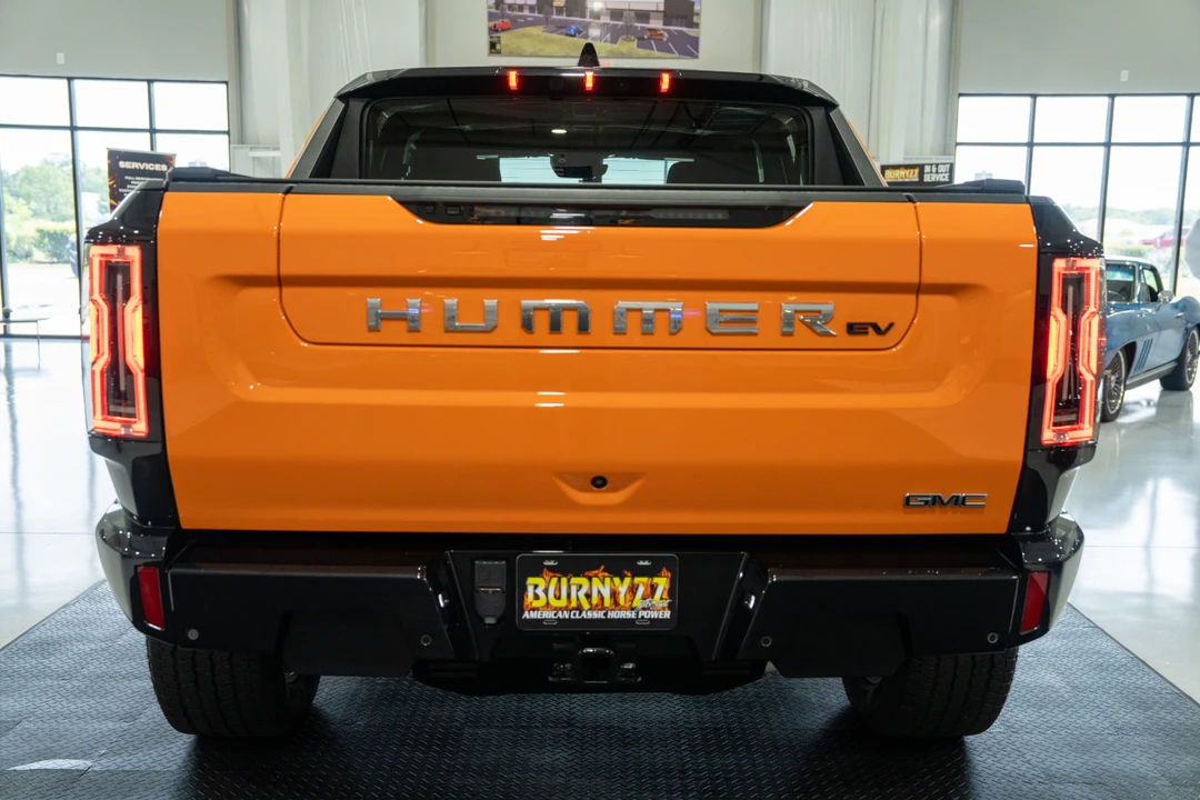2024 GMC Hummer EV - Image 21 of 31