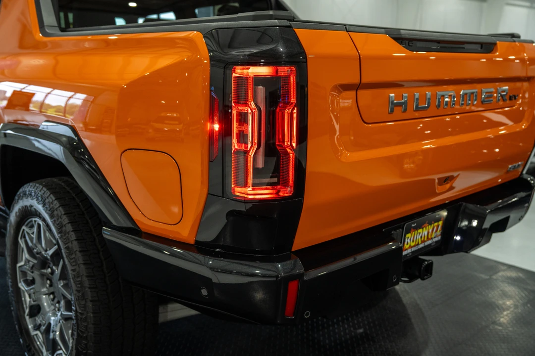 2024 GMC Hummer EV - Image 22 of 31