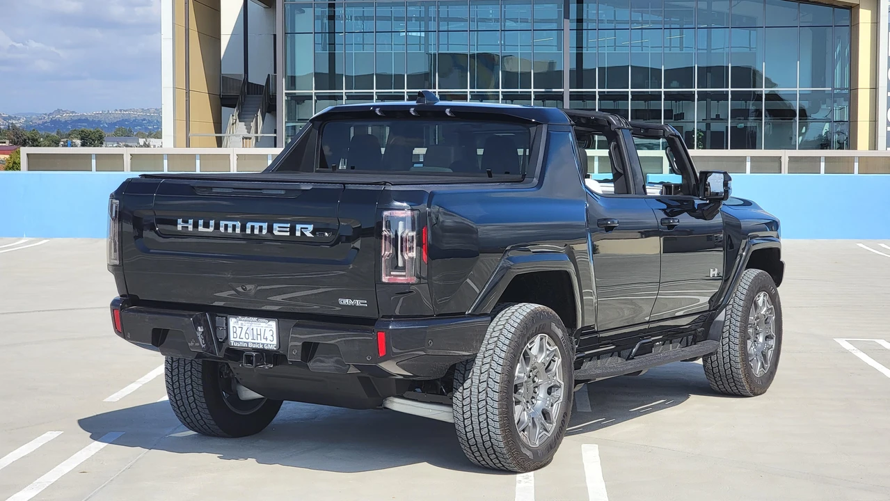 2024 GMC Hummer EV - Image 31 of 31