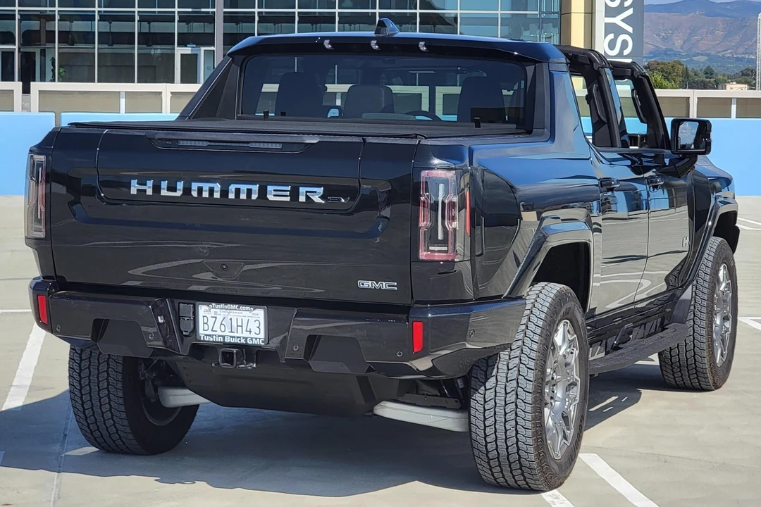 2024 GMC Hummer EV - Image 5 of 31