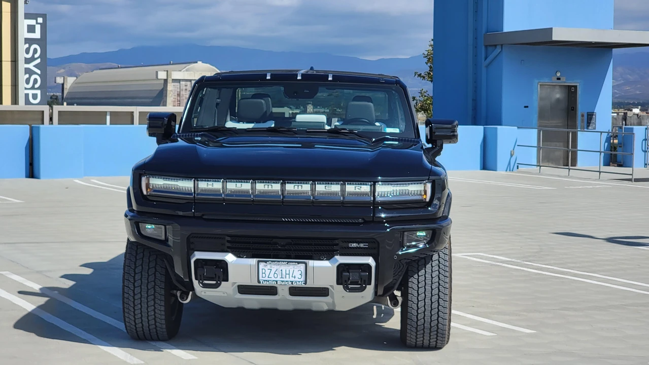 2024 GMC Hummer EV - Image 6 of 31