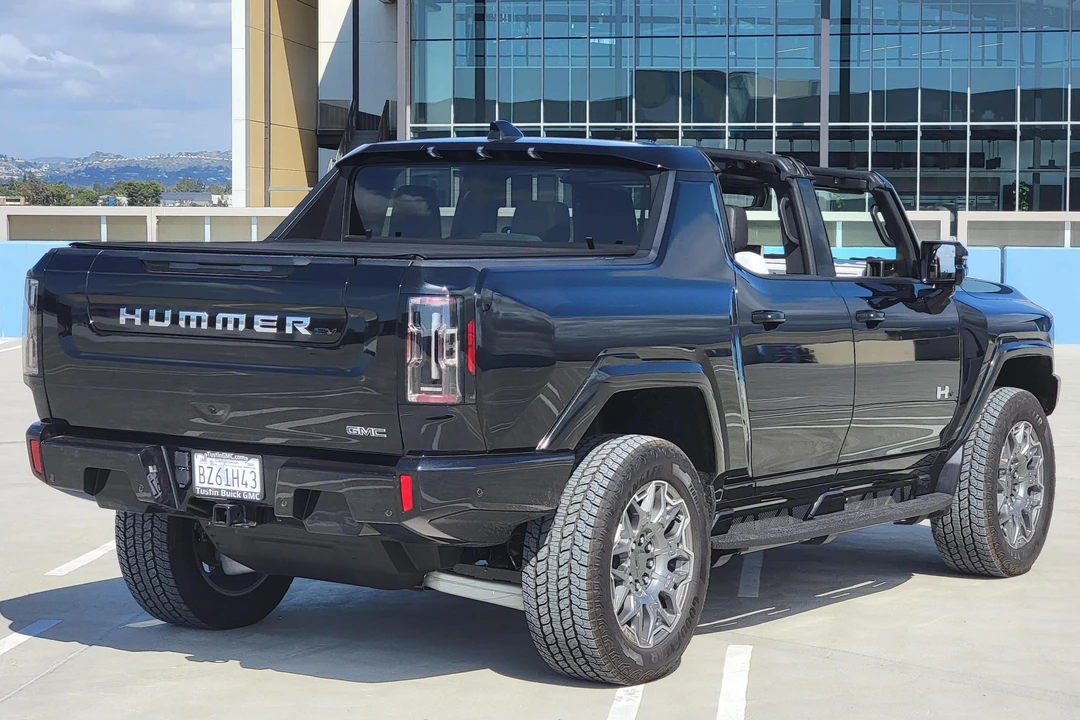 2024 GMC Hummer EV - Image 4 of 31