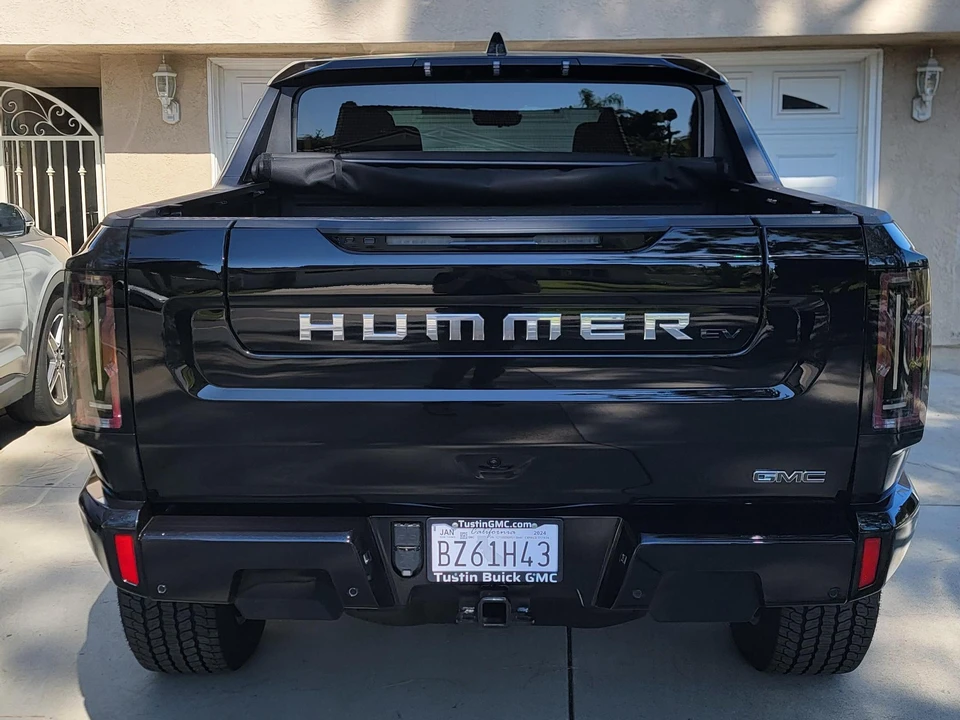 2024 GMC Hummer EV - Image 25 of 31