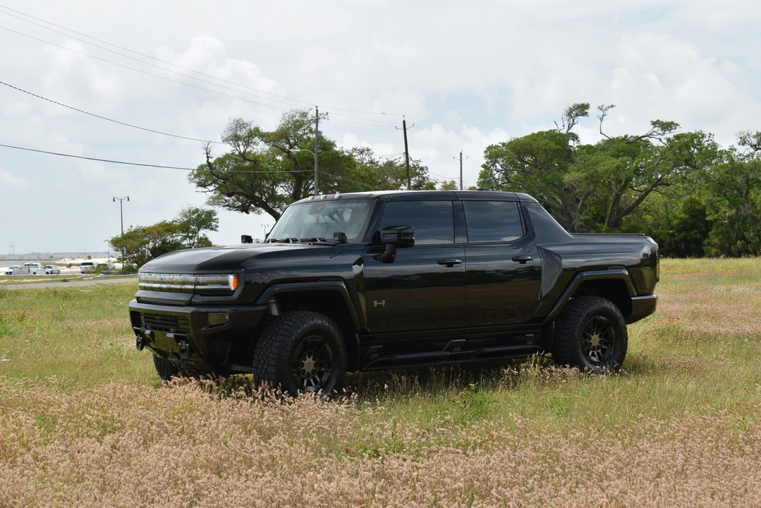 2024 GMC Hummer EV - Image 3 of 31