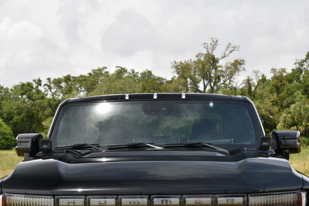 2024 GMC Hummer EV - Image 24 of 31